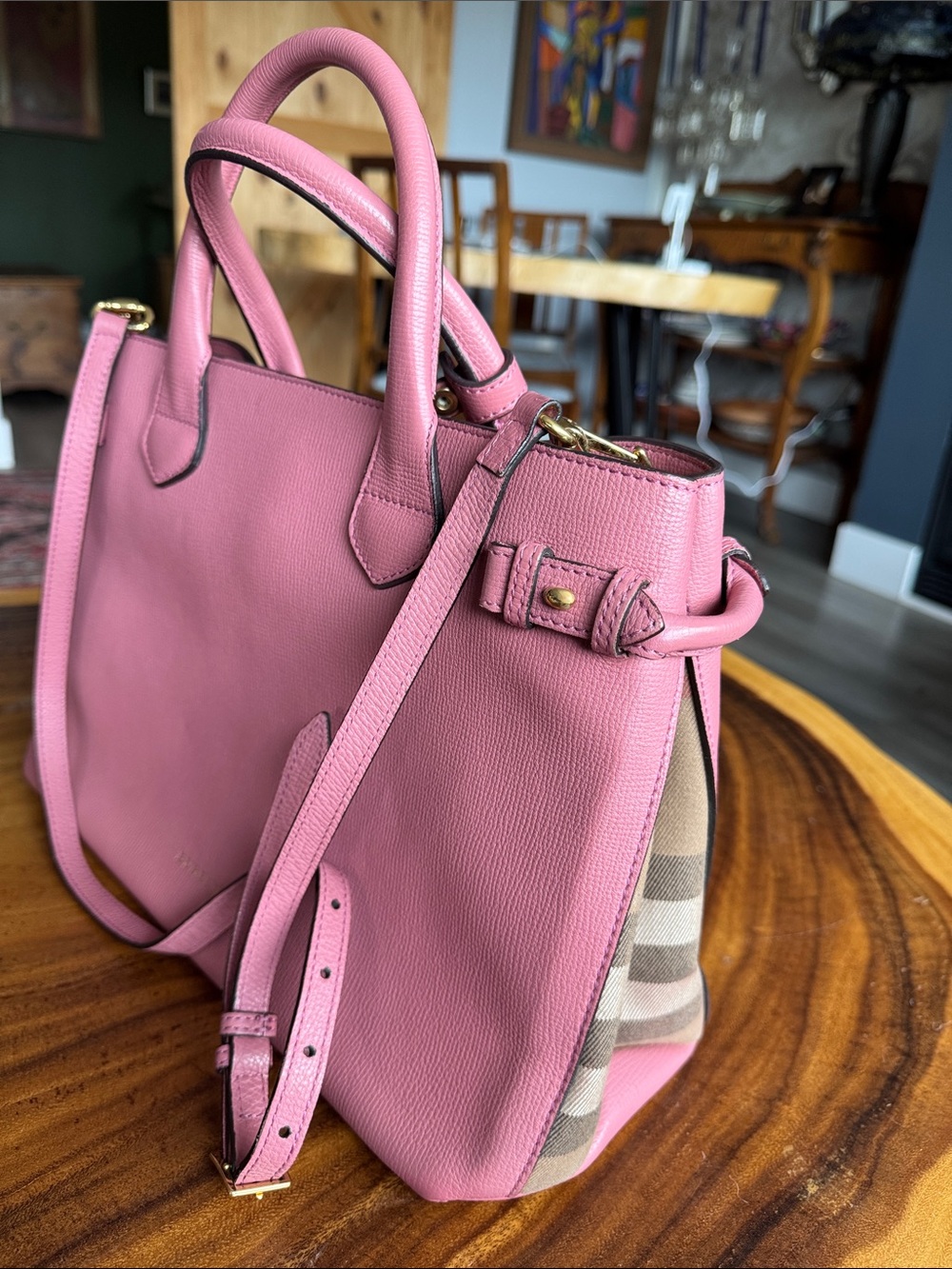 Large Burberry check with pink